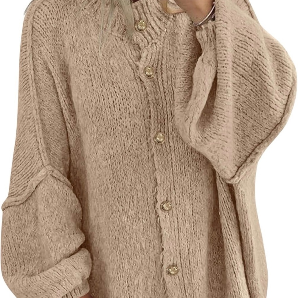Oversized Button-Front Chunky Knit Sweater - Beige, Size Small